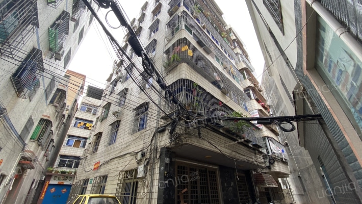 和平公寓外景图