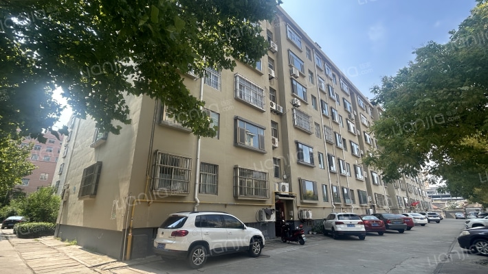 一中宿舍外景图