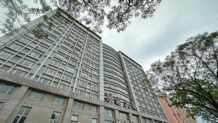 财富大厦外景图