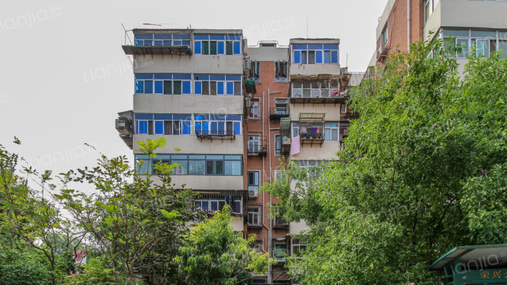 荣兴温泉公寓外景图