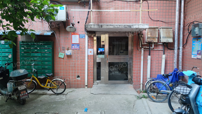 康盛大厦外景图