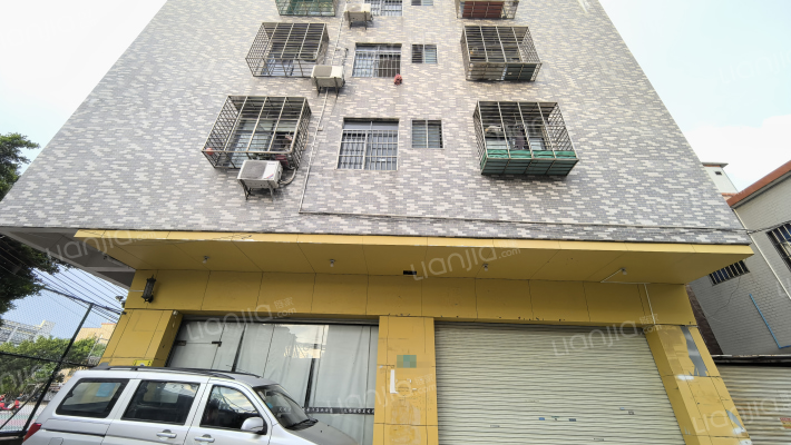 广场大厦外景图