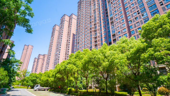 爱家皇家花园外景图