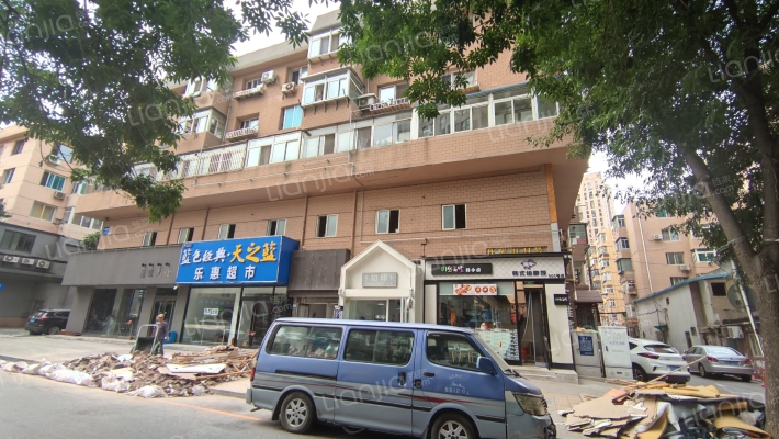 丹东街（三八广场）外景图