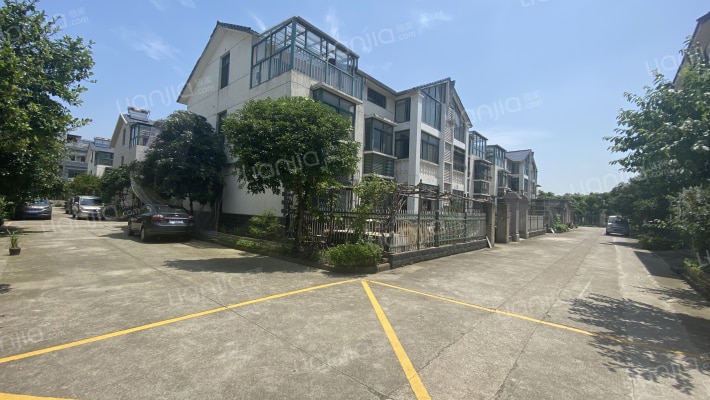 东始新村外景图