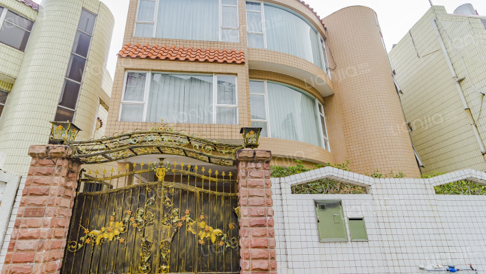 湖之滨别墅外景图