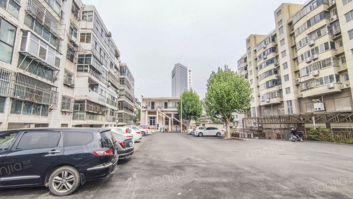 泰山职业技术学院第三校区宿舍外景图