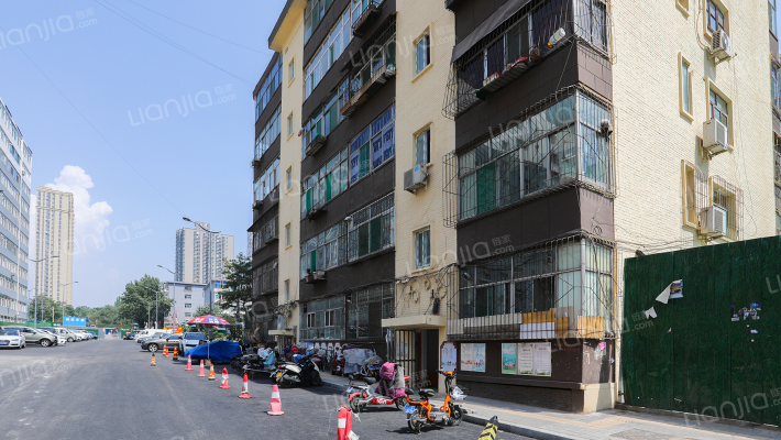 并东粮油公司宿舍外景图