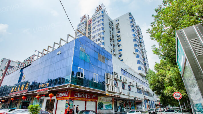 兴业大厦外景图