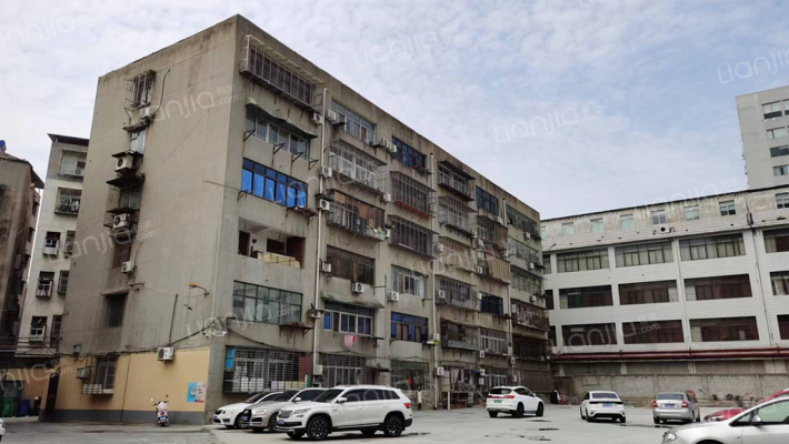 襄阳市四季美好燃气公司家属院外景图