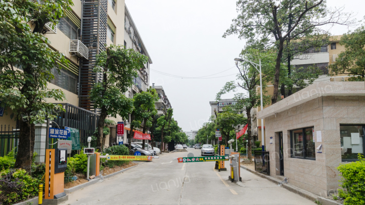 湖滨花园外景图