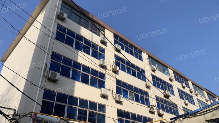 泡沫厂家属楼外景图