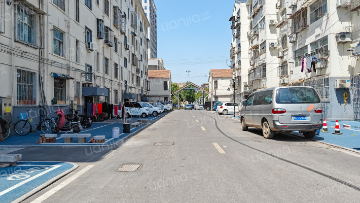 广场小区外景图