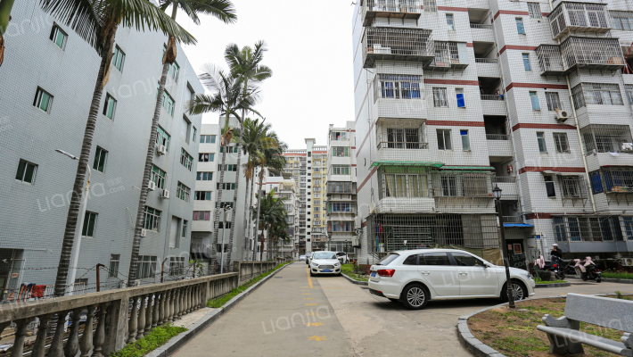 通仕达小区外景图