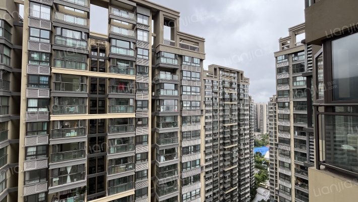 万科中天北宸外景图