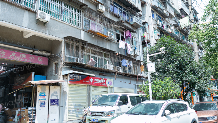 任冬新村外景图