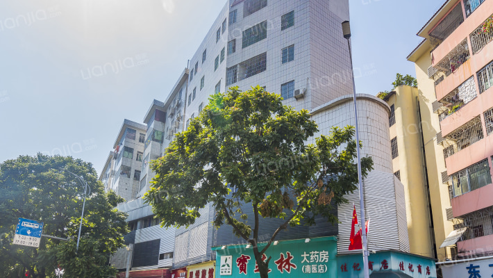 云宝大厦外景图