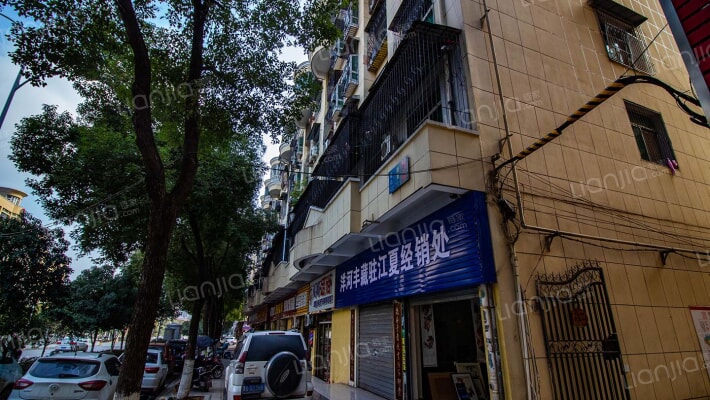 宏德公寓外景图