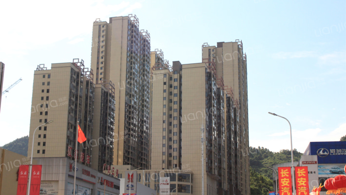 蓝天花园外景图