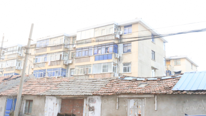 王营镇小学宿舍外景图