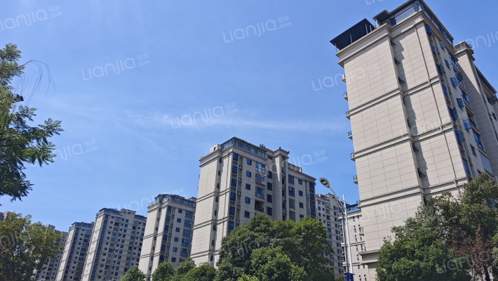 碧桂园山湖城外景图