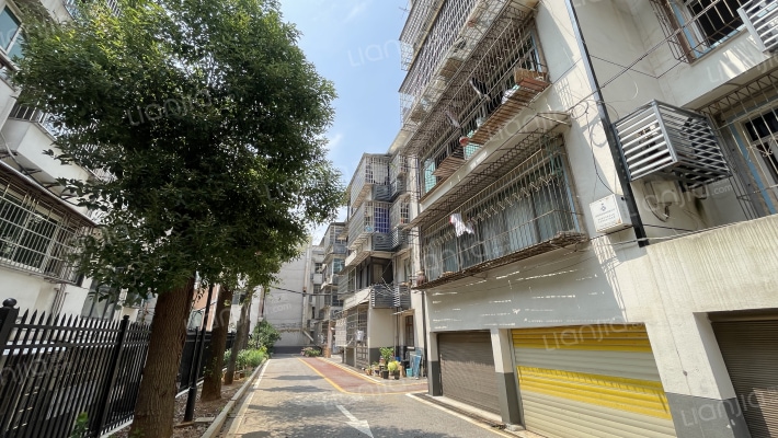 中医院宿舍外景图