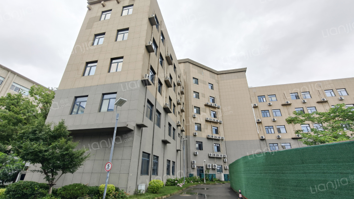 山海天商贸城外景图