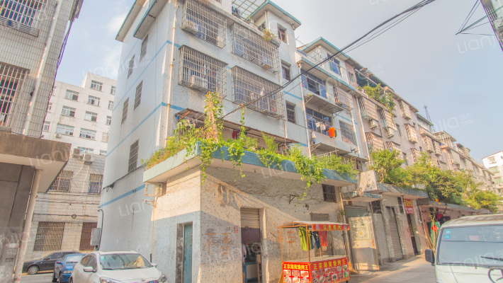 贝村小区外景图