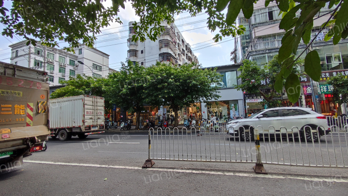 发射台小区外景图