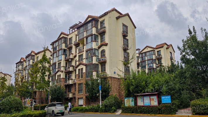 天一卢河水岸外景图