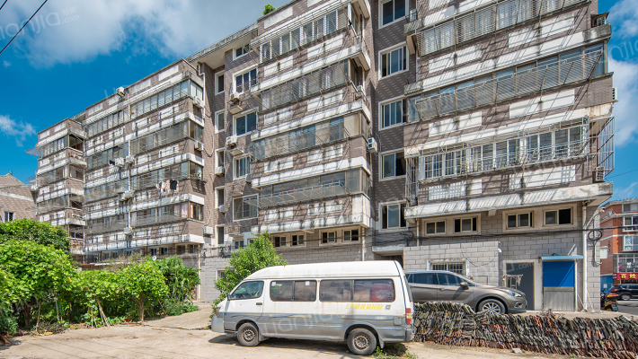 光明路中段综合楼外景图