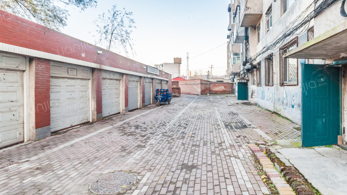 通城街干部楼外景图