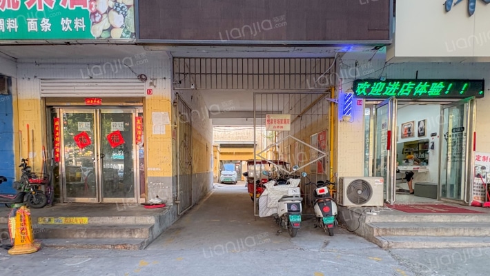 悦泉市场家属院外景图