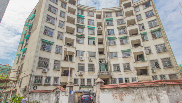 中港大厦外景图