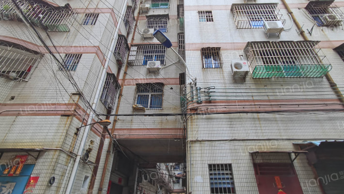 西监四合院外景图