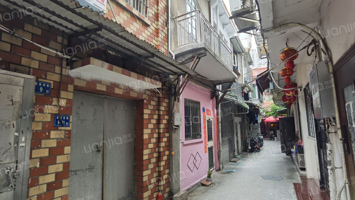 养真宫街外景图