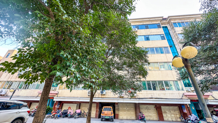 兴隆苑小区外景图