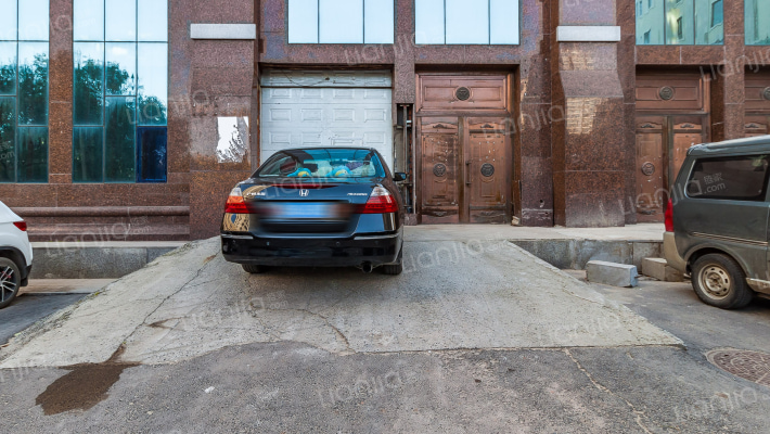 西六道街外景图