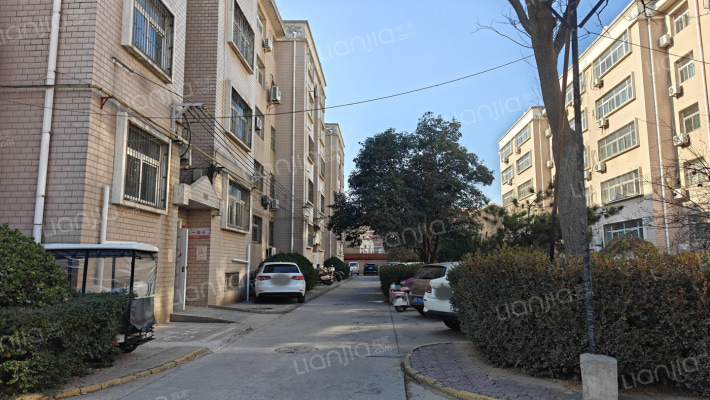 财政局家属楼外景图