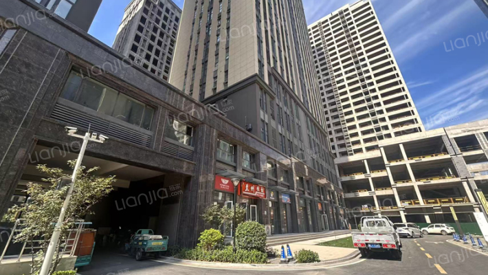 明发世贸中心外景图