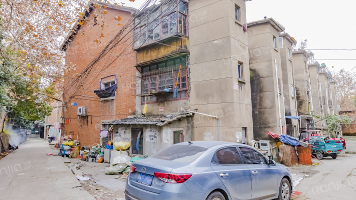 钢中生活区外景图