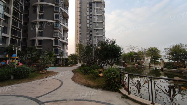 湖景豪园外景图