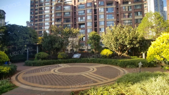 都铎城邦1号院外景图