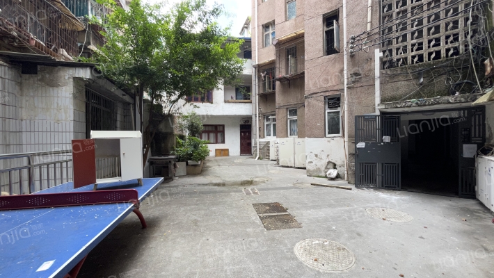 贵乌路220号外景图