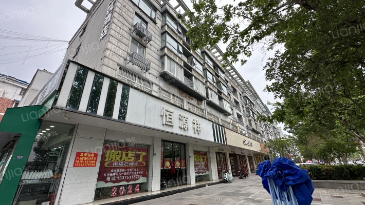 曼哈顿广场外景图