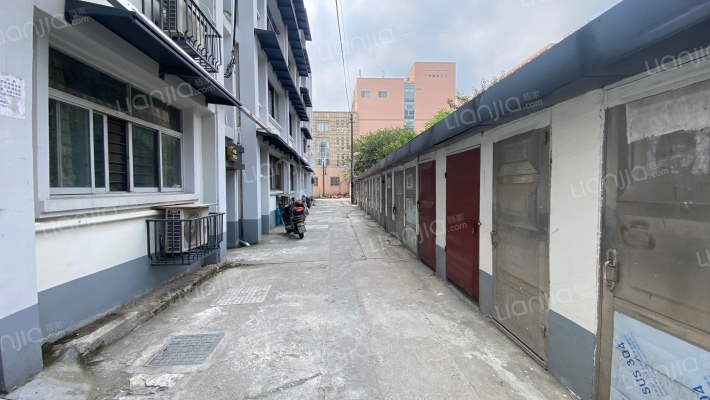 东麓池弄外景图