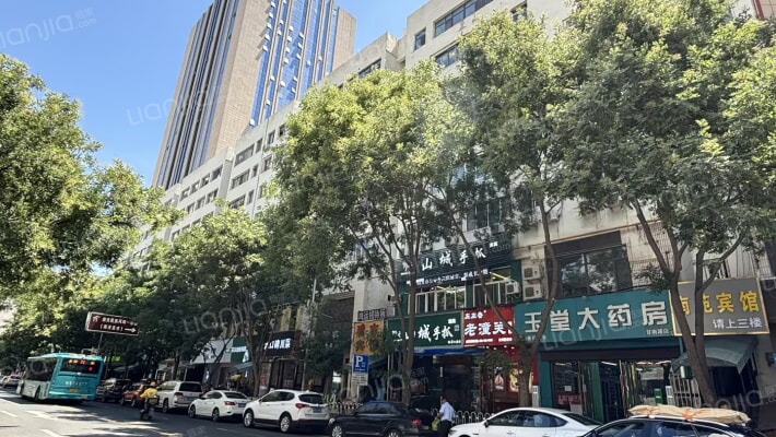 南关夜市北门（甘南路）外景图