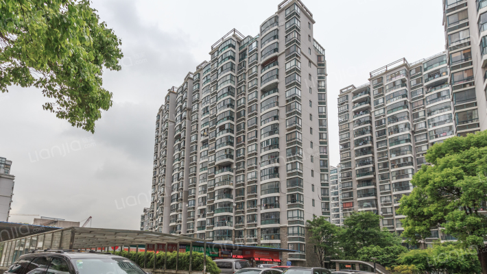 河风丽景外景图