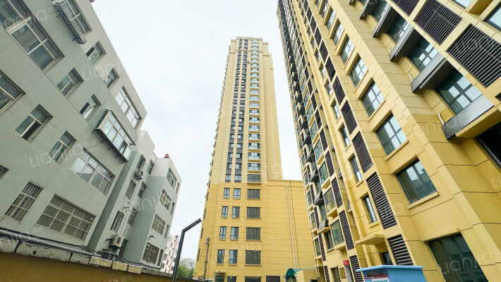 龙厢首府外景图