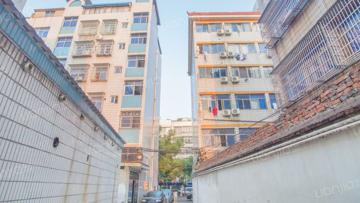 鹏城小区外景图